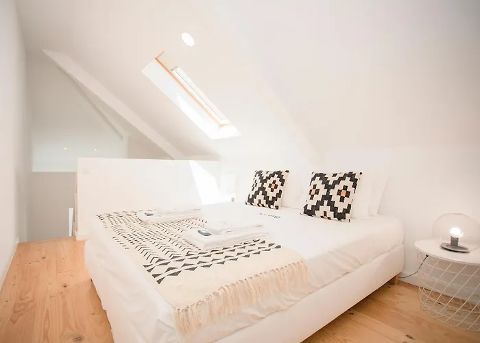 Liiiving In - Secret Grove Mezzanine Апартаменты Порту