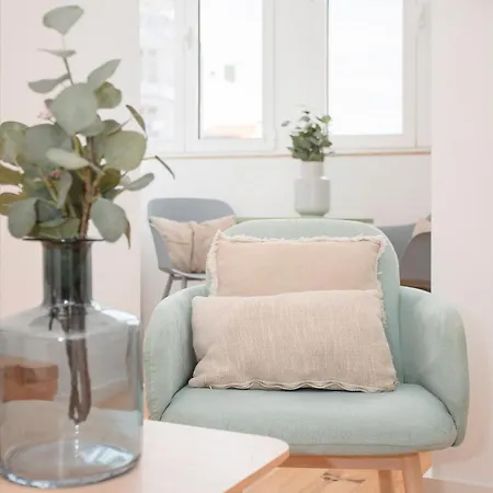 Liiiving In - Secret Grove Mezzanine Lejlighed