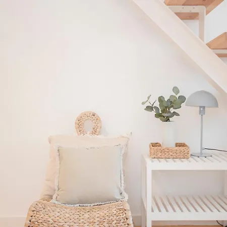 Liiiving In - Secret Grove Mezzanine *