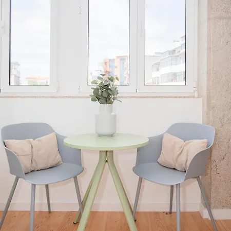 Apartment Liiiving In - Secret Grove Mezzanine *