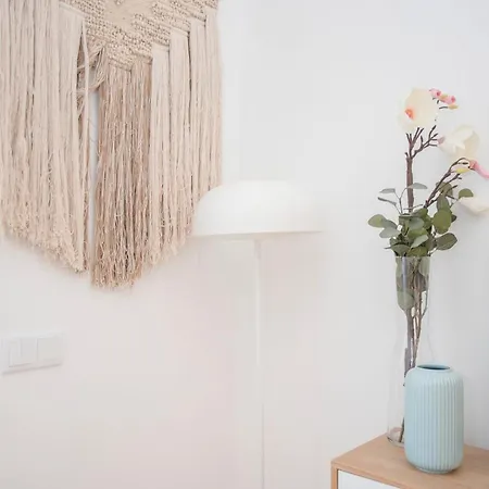 Liiiving In - Secret Grove Mezzanine Apartment