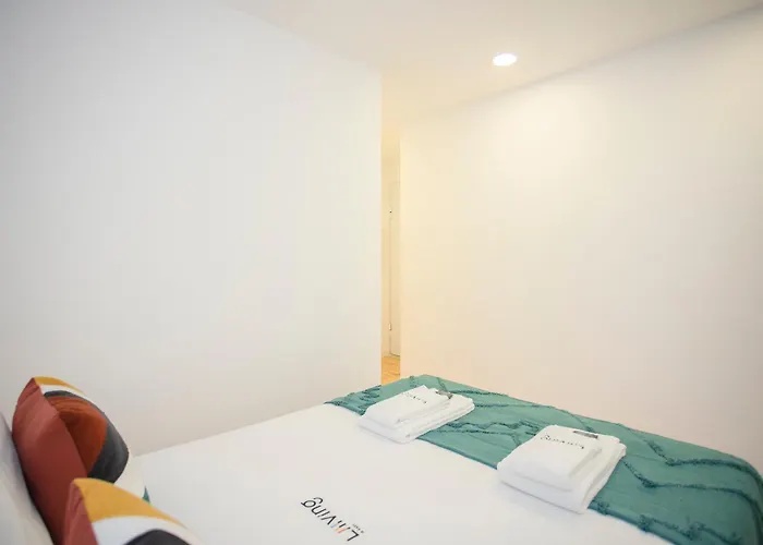 Liiiving In - Secret Grove Mezzanine * Oporto