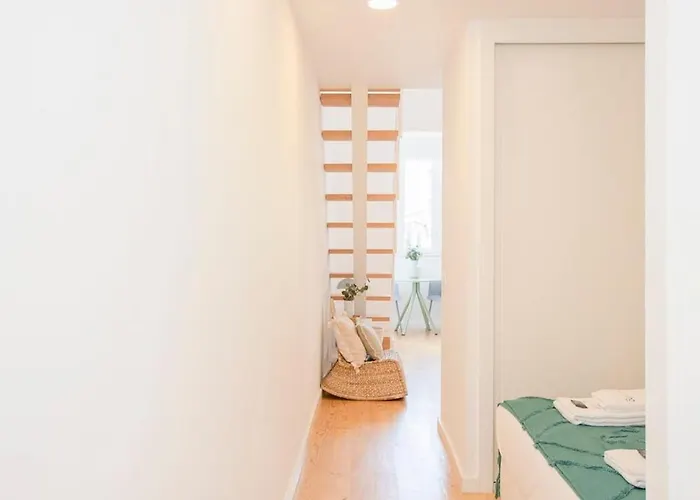 Liiiving In - Secret Grove Mezzanine פורטו