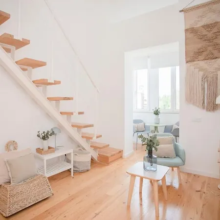 Liiiving In - Secret Grove Mezzanine Apartment