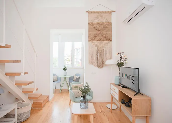 Liiiving In - Secret Grove Mezzanine Apartment